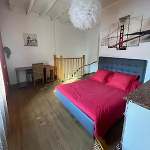 Charmante Maison Idealement Situee, Centre-ville Appartement